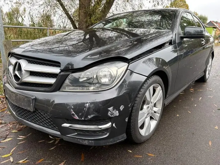Mercedes-Benz C180