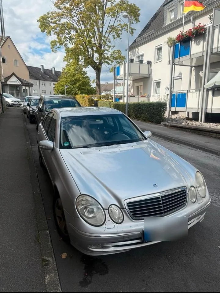 Mercedes-Benz E270
