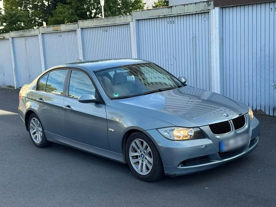 BMW E90