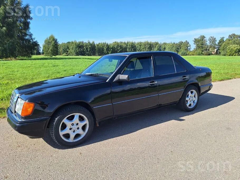 Mercedes-Benz 200 1990 photo 2