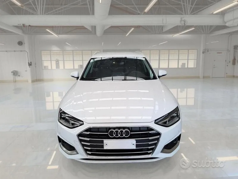 Audi A4 Avant 2022 photo 2