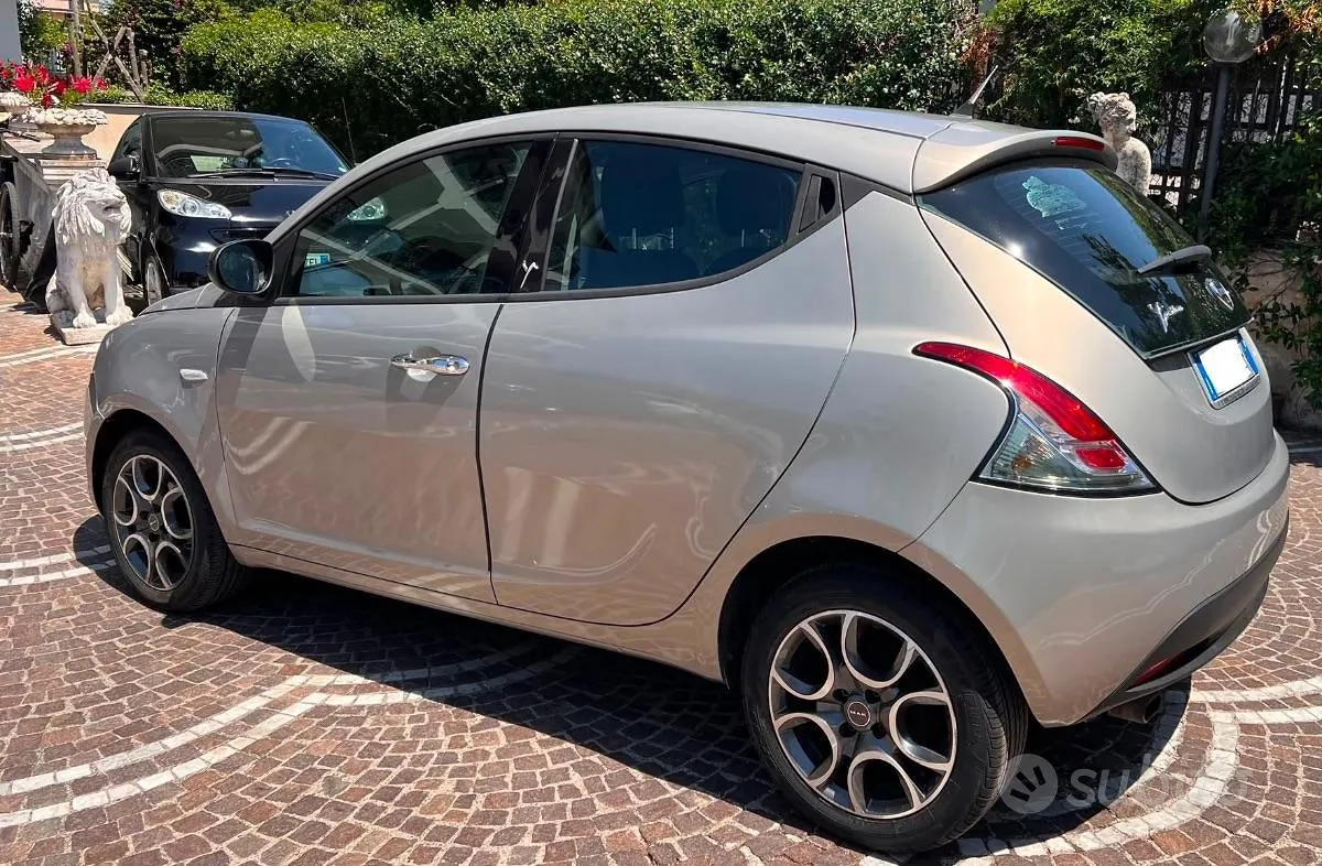 Lancia Ypsilon 2015 photo 4