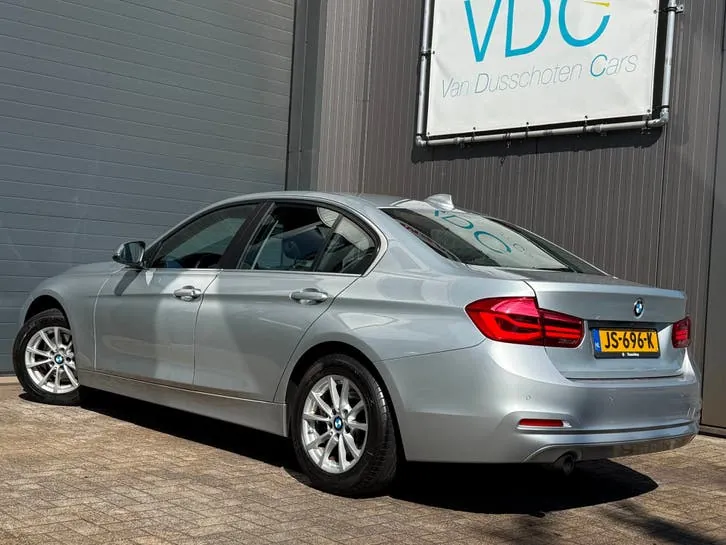 BMW 3 Series 2016 photo 3