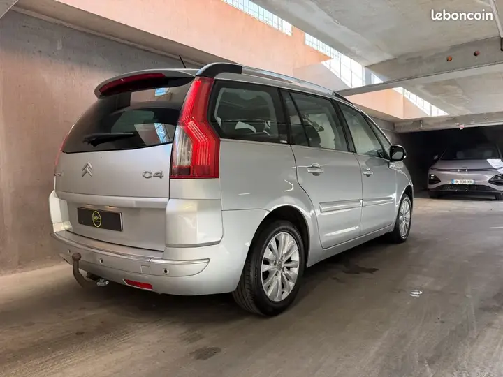 Citroen C4 Picasso 2009 photo 4