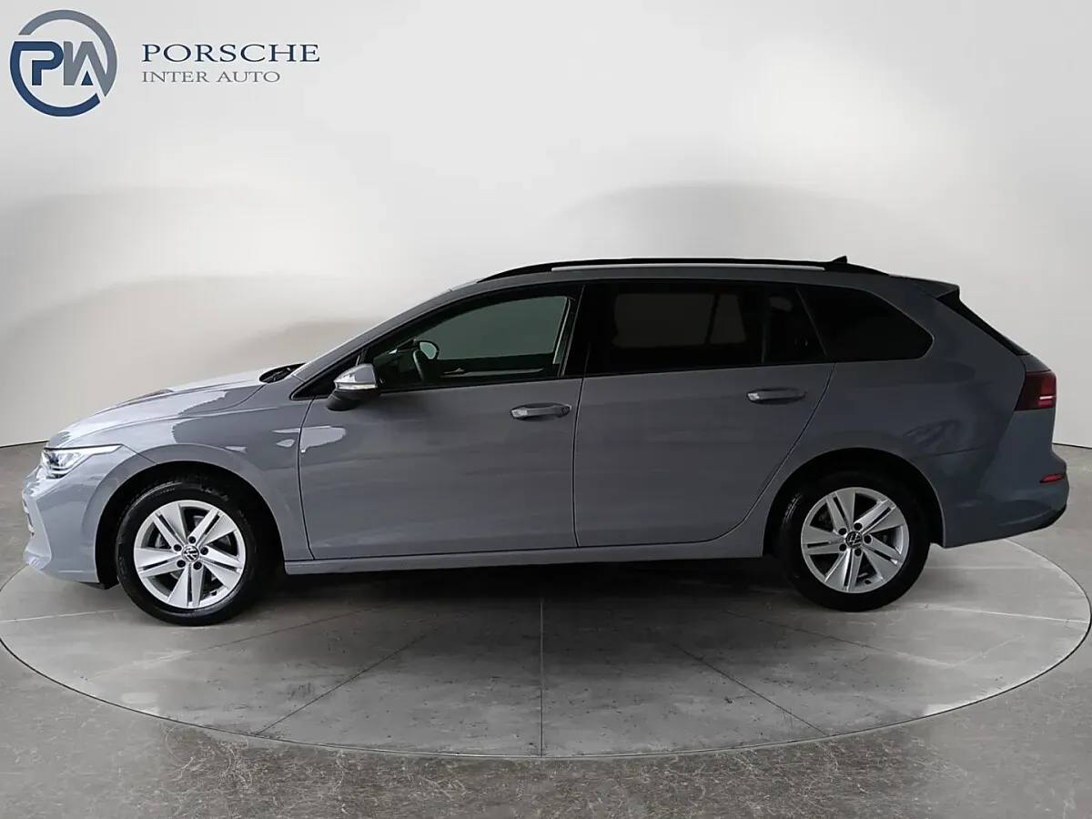 Volkswagen Golf 2024 photo 2