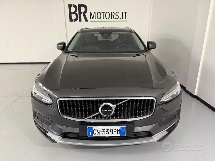 Volvo V90 2023 photo 2