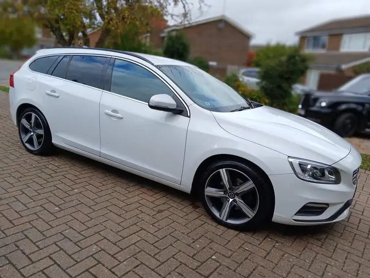 Volvo V60 2018 photo 2
