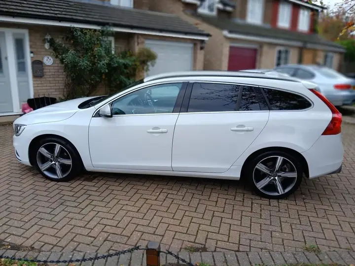 Volvo V60 2018 photo 5