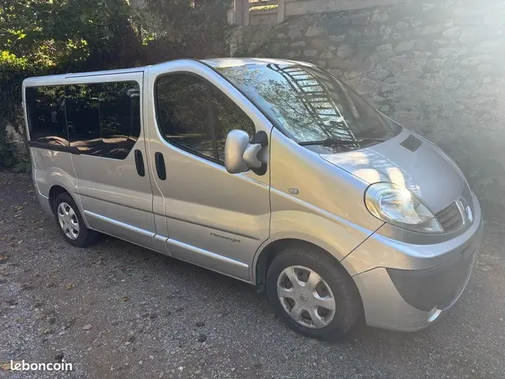 Renault Trafic 2007 photo 2