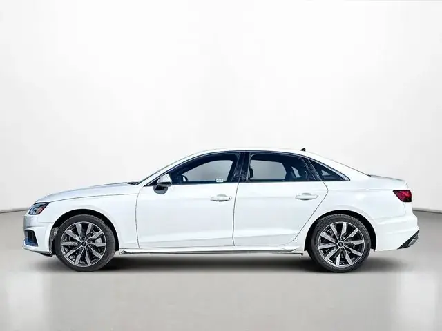 Audi A4 2023 photo 2