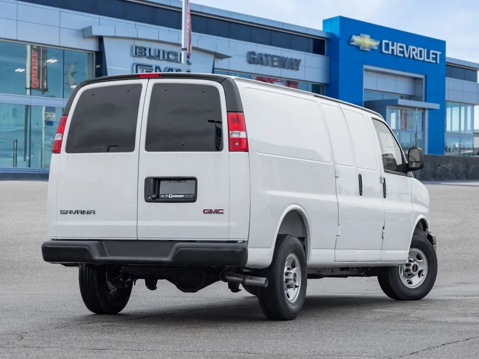GMC Savana 2025 photo 5
