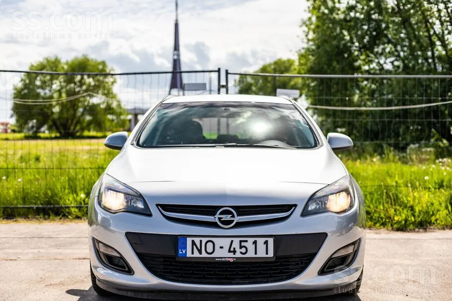 Opel Astra 2015 photo 3