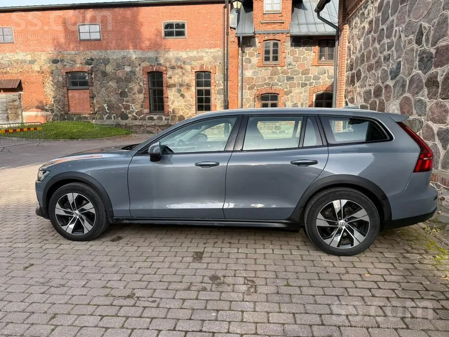 Volvo V60 2022 photo 4