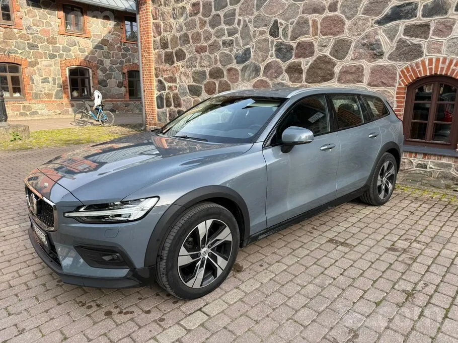 Volvo V60 2022 photo 2