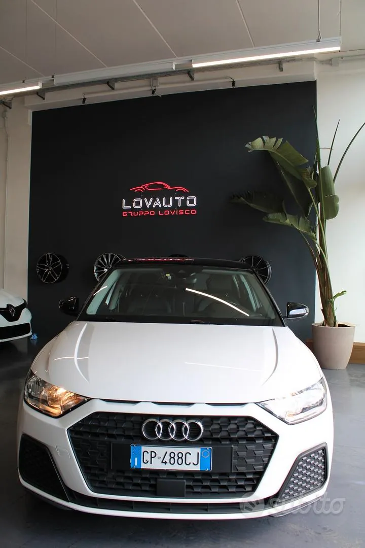Audi A1 2023 photo 2