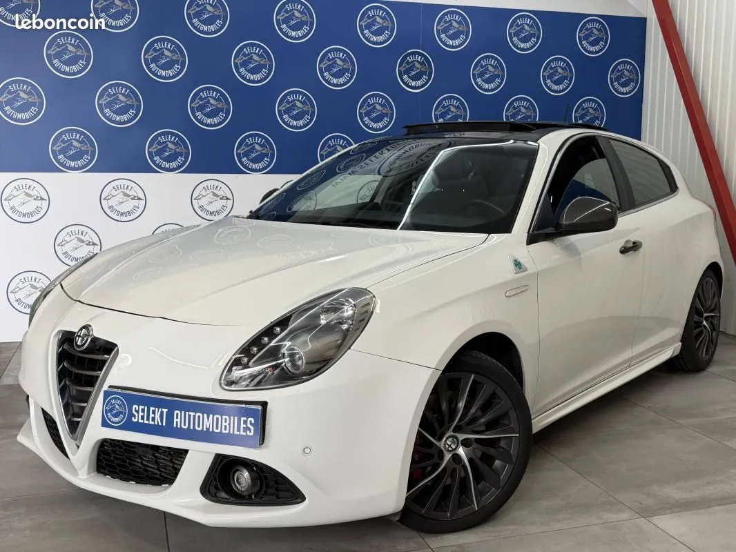 Alfa Romeo Giulietta 2015 photo 2
