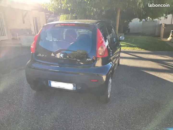 Peugeot 107 2011 photo 2