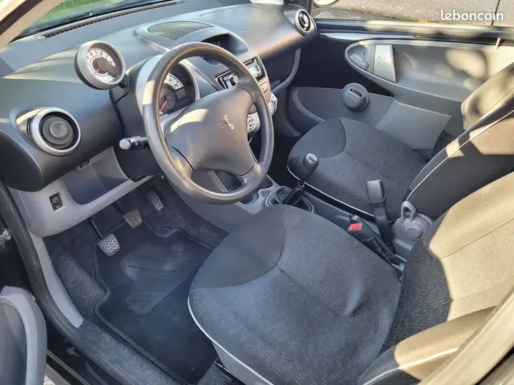 Peugeot 107 2011 photo 3