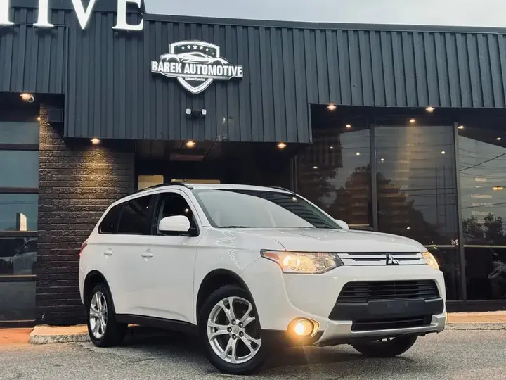 Mitsubishi Outlander 2015 photo 2