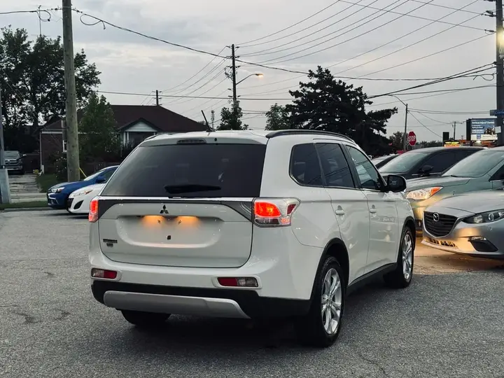Mitsubishi Outlander 2015 photo 4