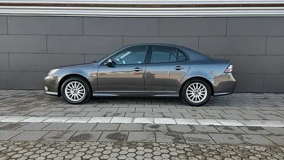 Saab 9-3 2010 photo 2