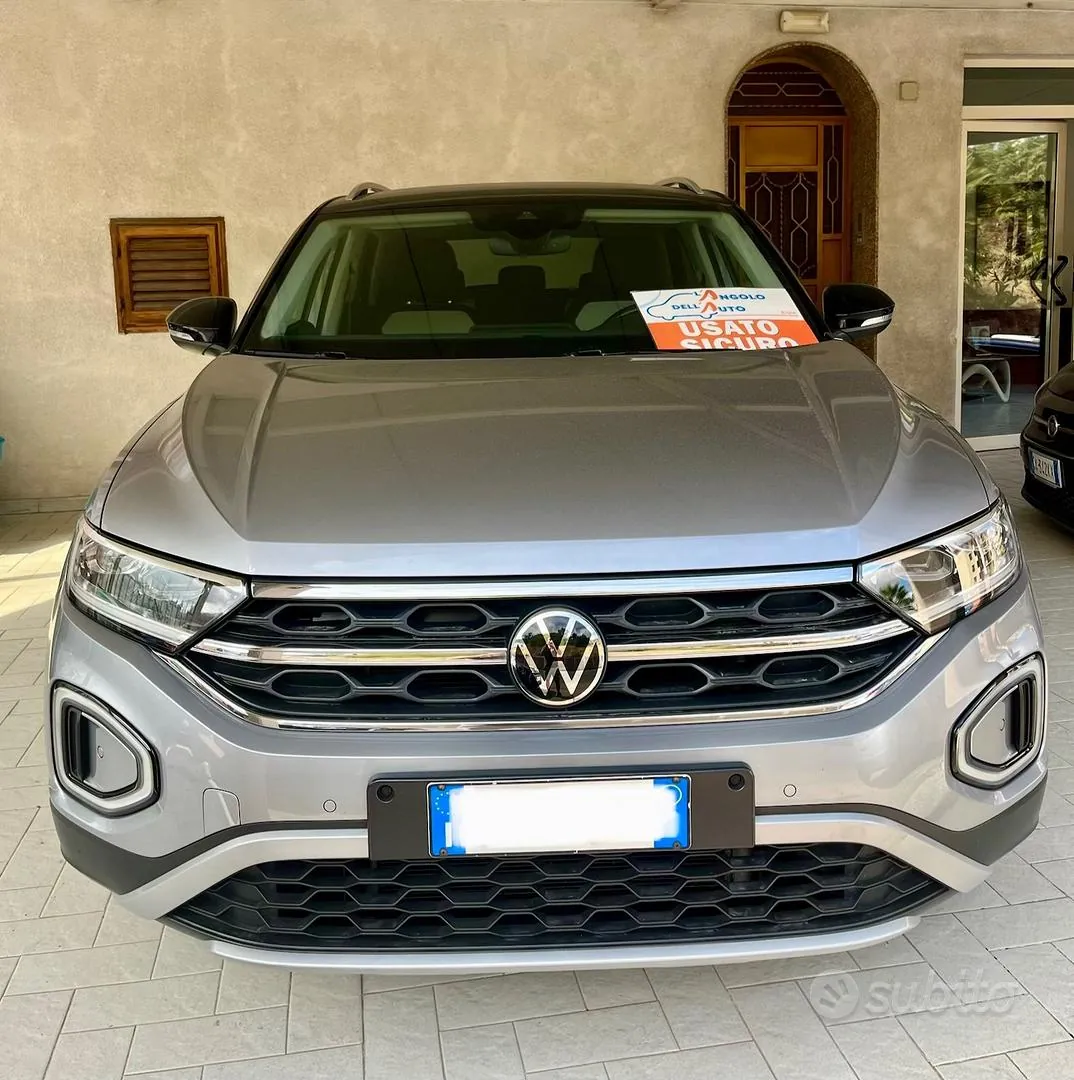 Volkswagen T-Roc 2023 photo 2