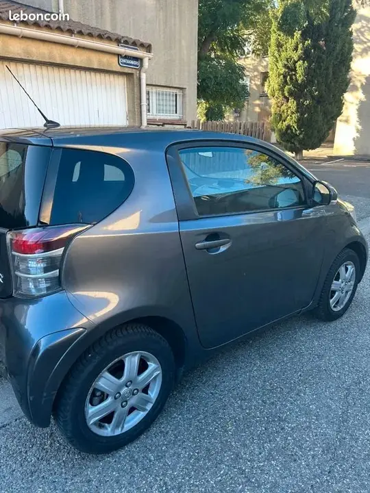 Toyota Iq 2010 photo 2
