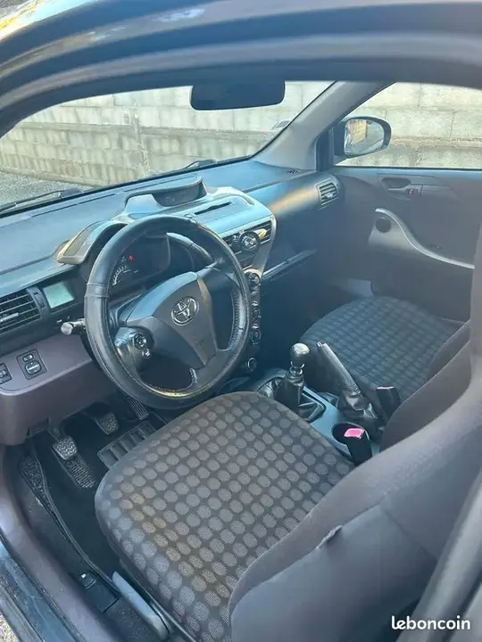 Toyota Iq 2010 photo 3