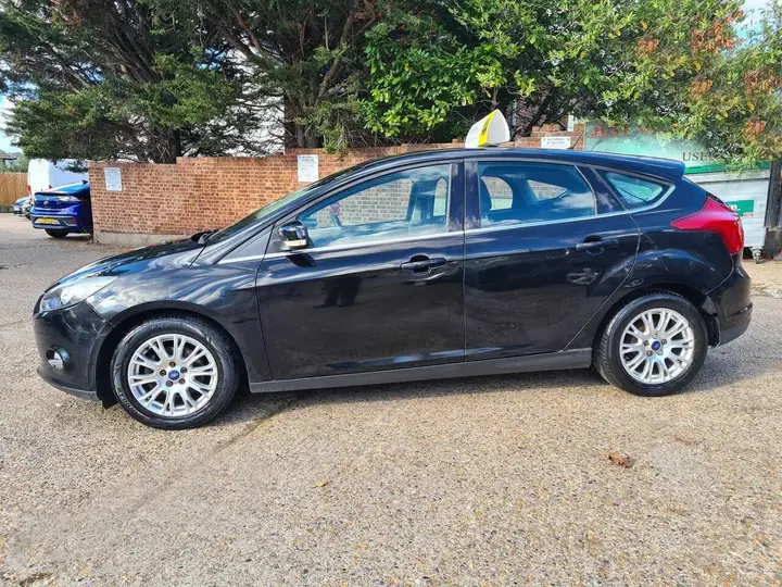 Ford Focus 2012 photo 5