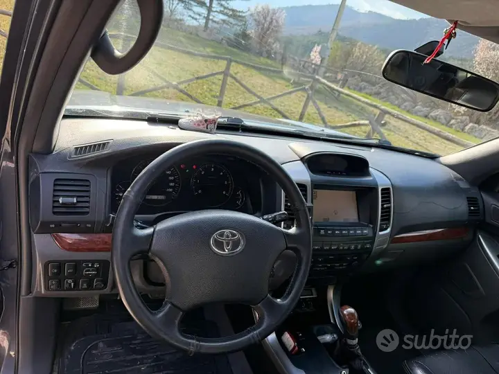 Toyota Land Cruiser 2004 photo 5