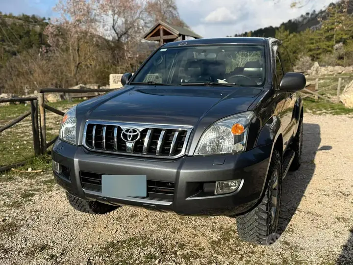 Toyota Land Cruiser 2004 photo 2