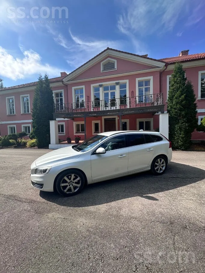 Volvo V60 2016 photo 2