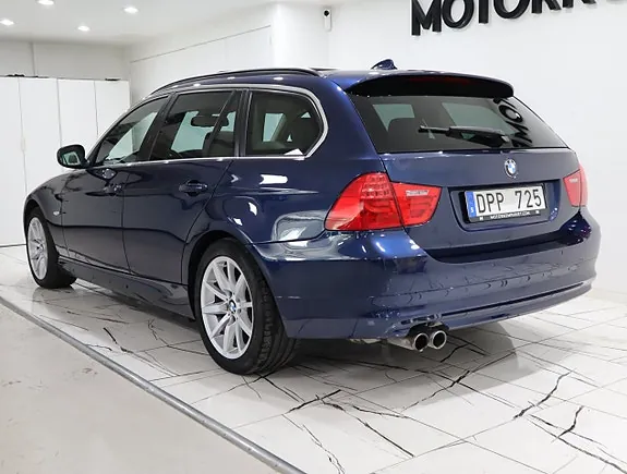 BMW 330I 2010 photo 4