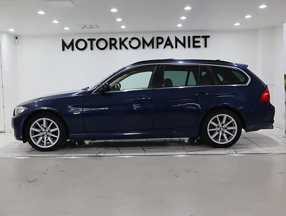 BMW 330I 2010 photo 3