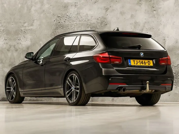BMW 3 Series 2018 photo 3
