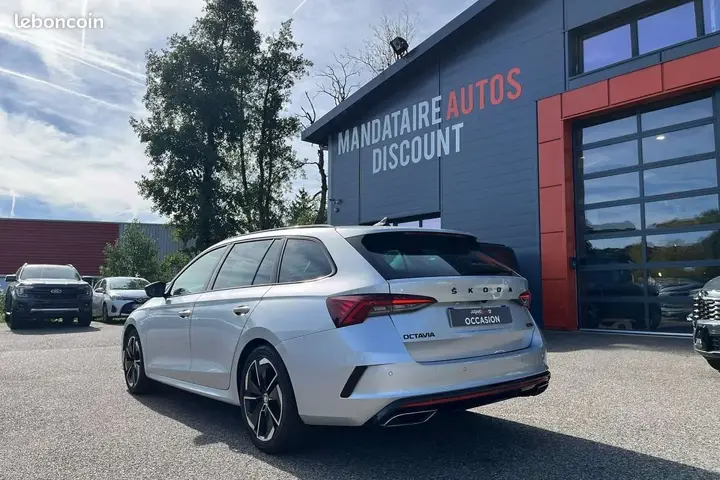 Skoda Octavia 2021 photo 2