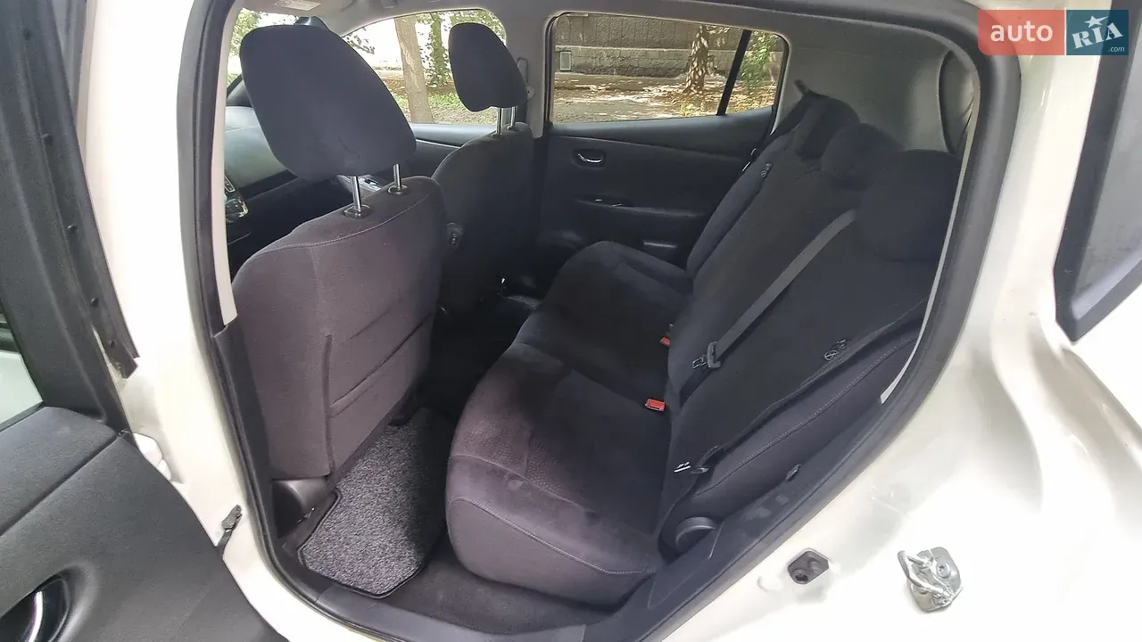 Nissan Leaf 2014 photo 2