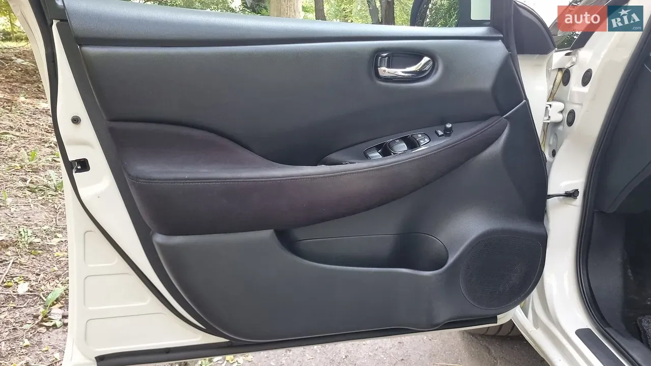 Nissan Leaf 2014 photo 3