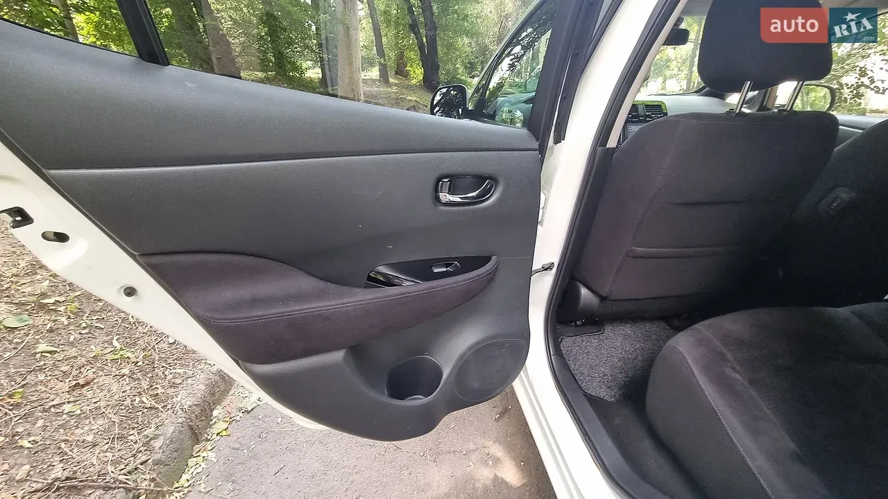Nissan Leaf 2014 photo 5