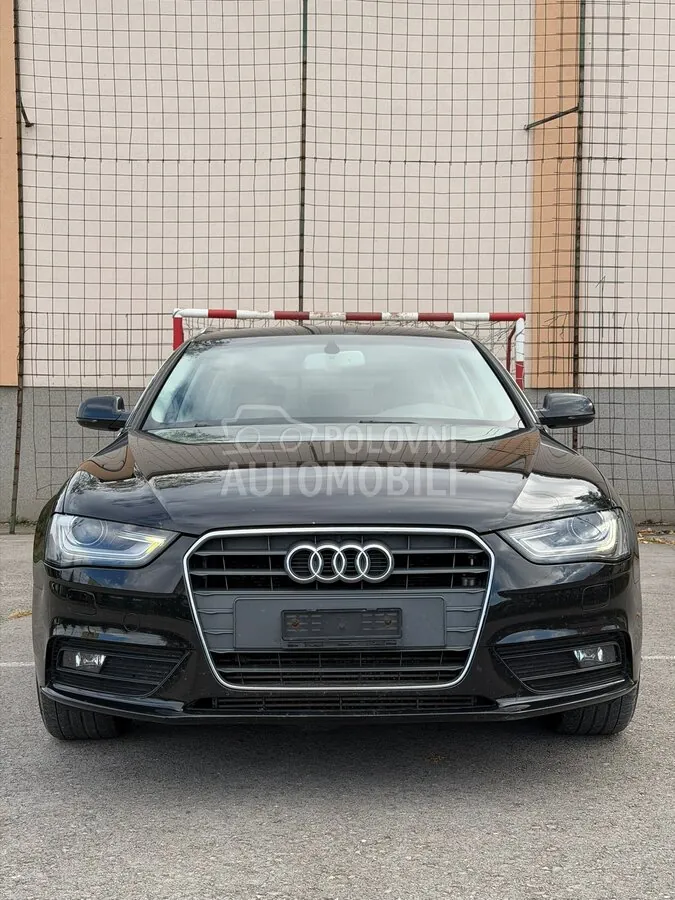 Audi A4 2013 photo 2