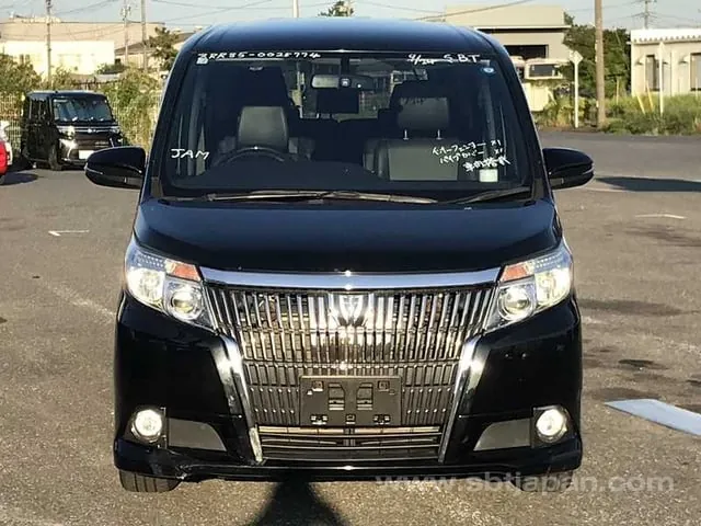 Toyota Esquire 2015 photo 5