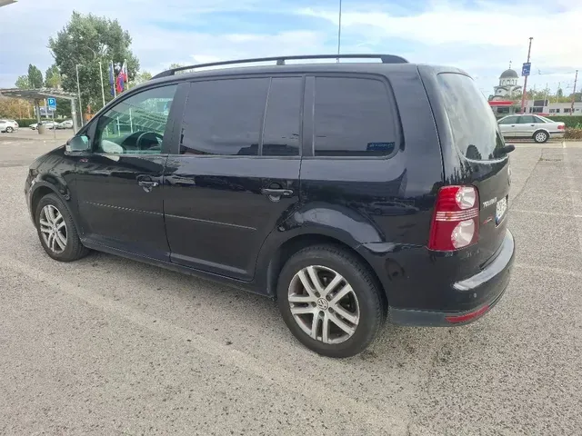 Volkswagen Touran 2008 photo 3