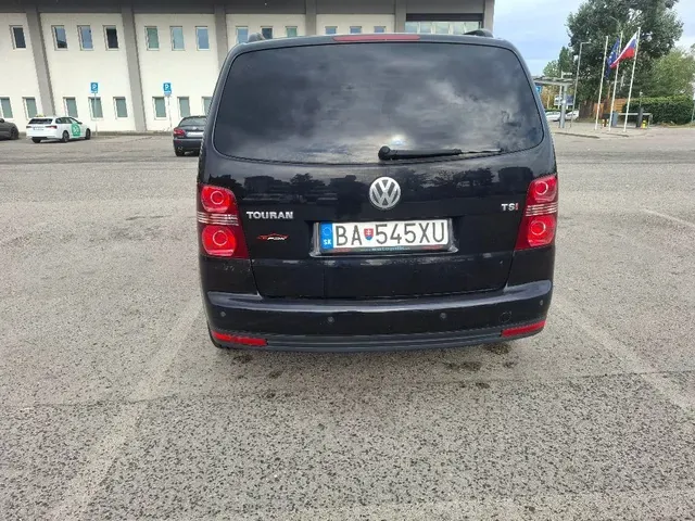 Volkswagen Touran 2008 photo 4