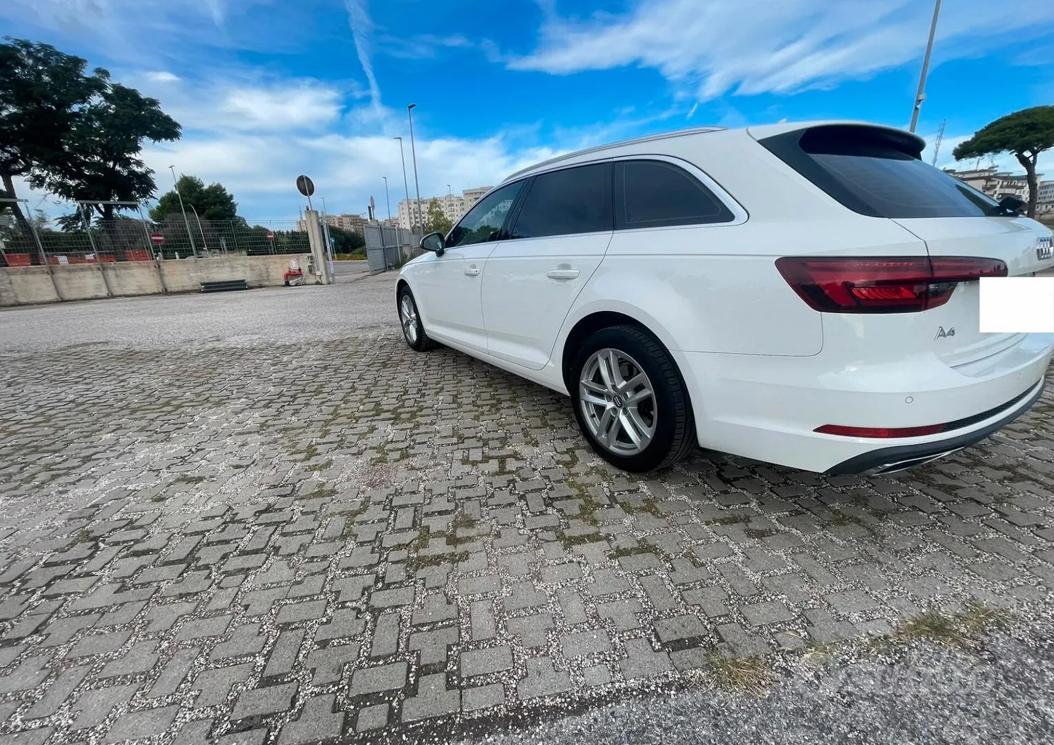 Audi A4 Avant 2019 photo 2