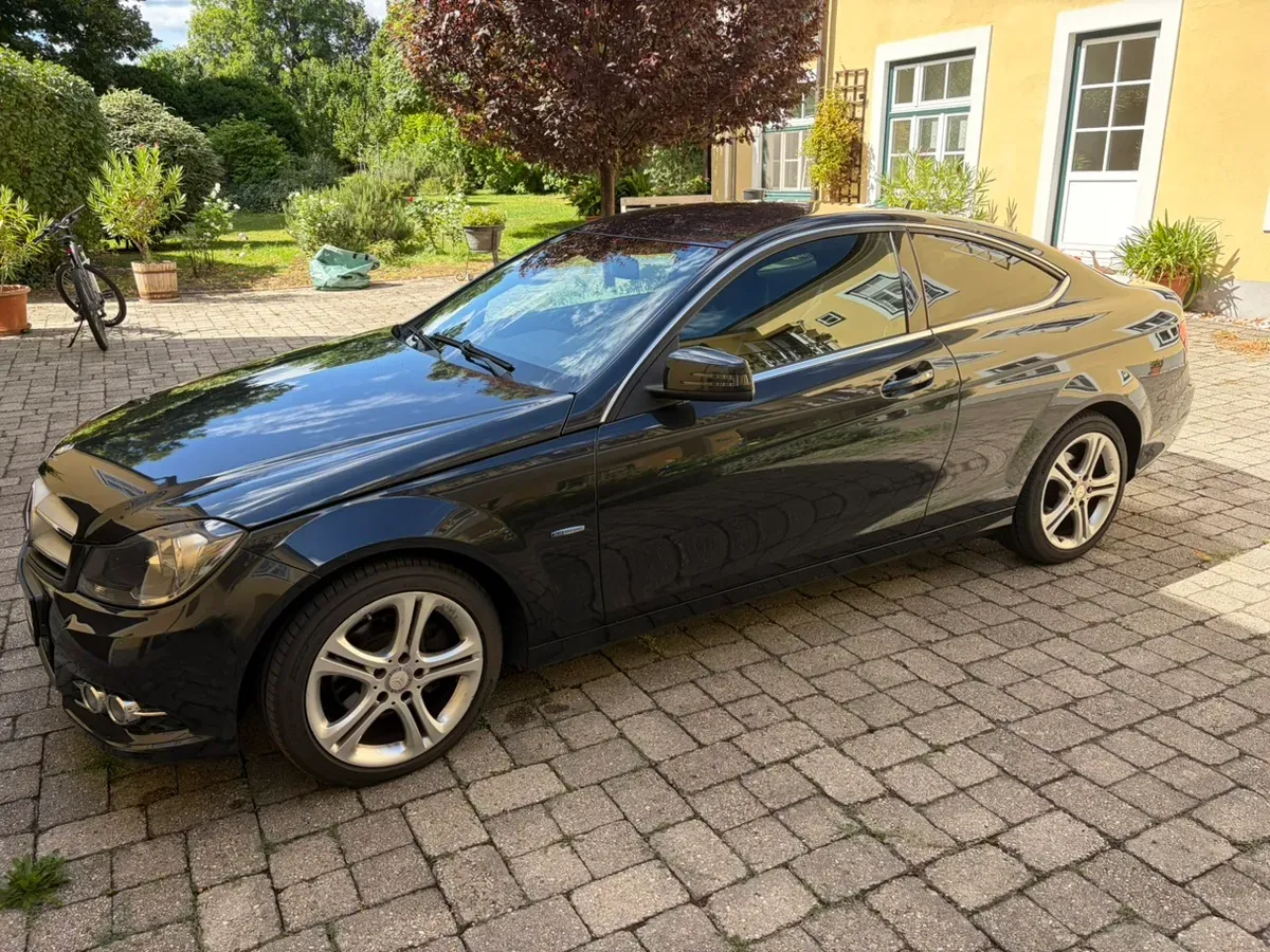 Mercedes-Benz C-Class 2012 photo 2