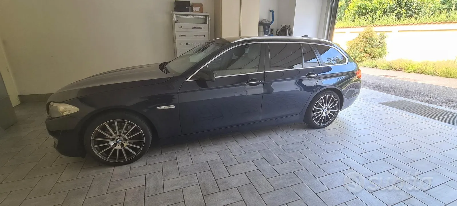 BMW 530D 2011 photo 2
