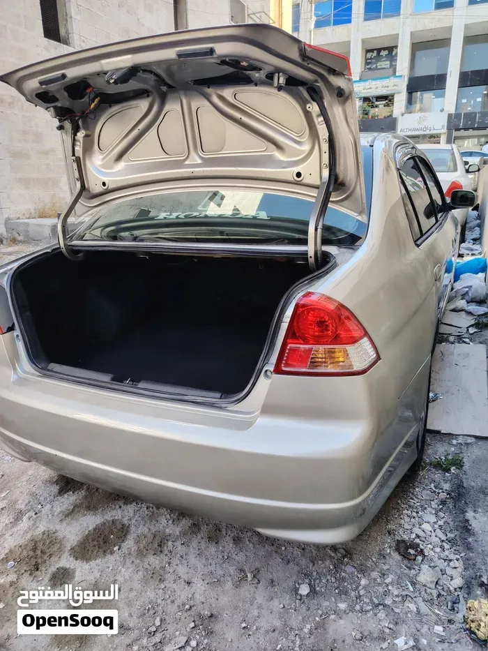 Honda Civic 2005 photo 2