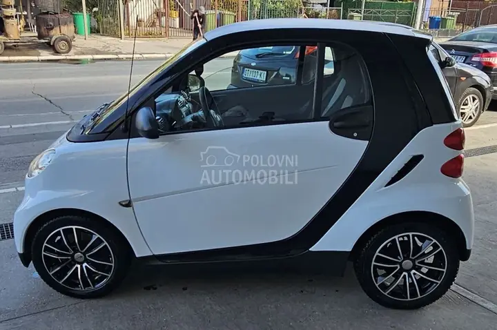 Smart Fortwo 2009 photo 4