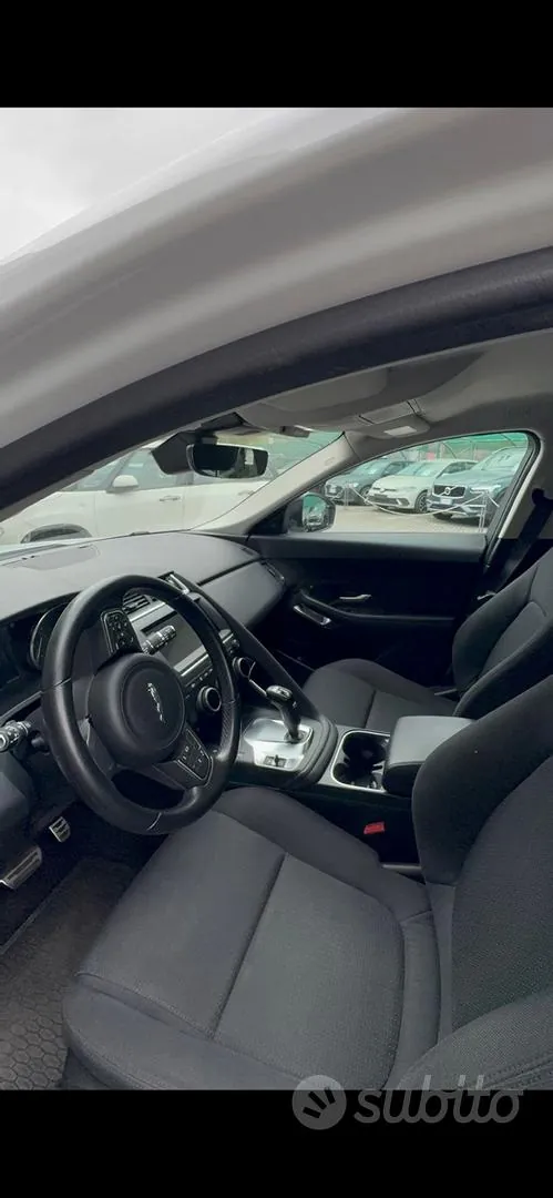 Jaguar E-Pace 2020 photo 5