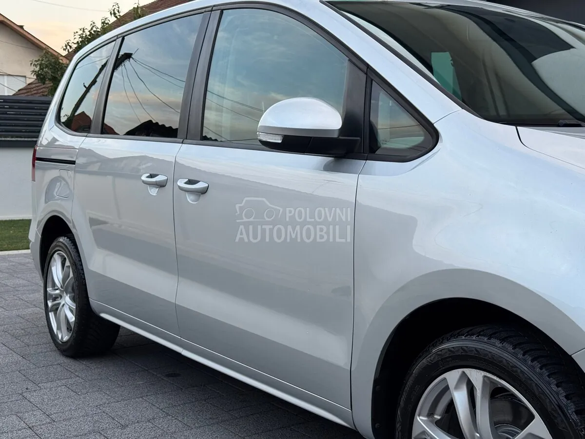 Seat Alhambra 2011 photo 4
